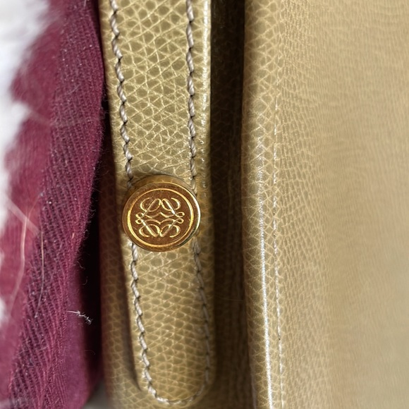 Loewe cross body purse. Perfect condition. - Picture 4 of 10